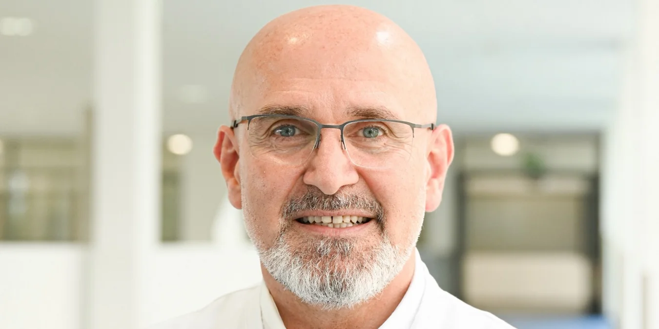 Porträt Klinikdirektor Dr. Fadai Özcan 