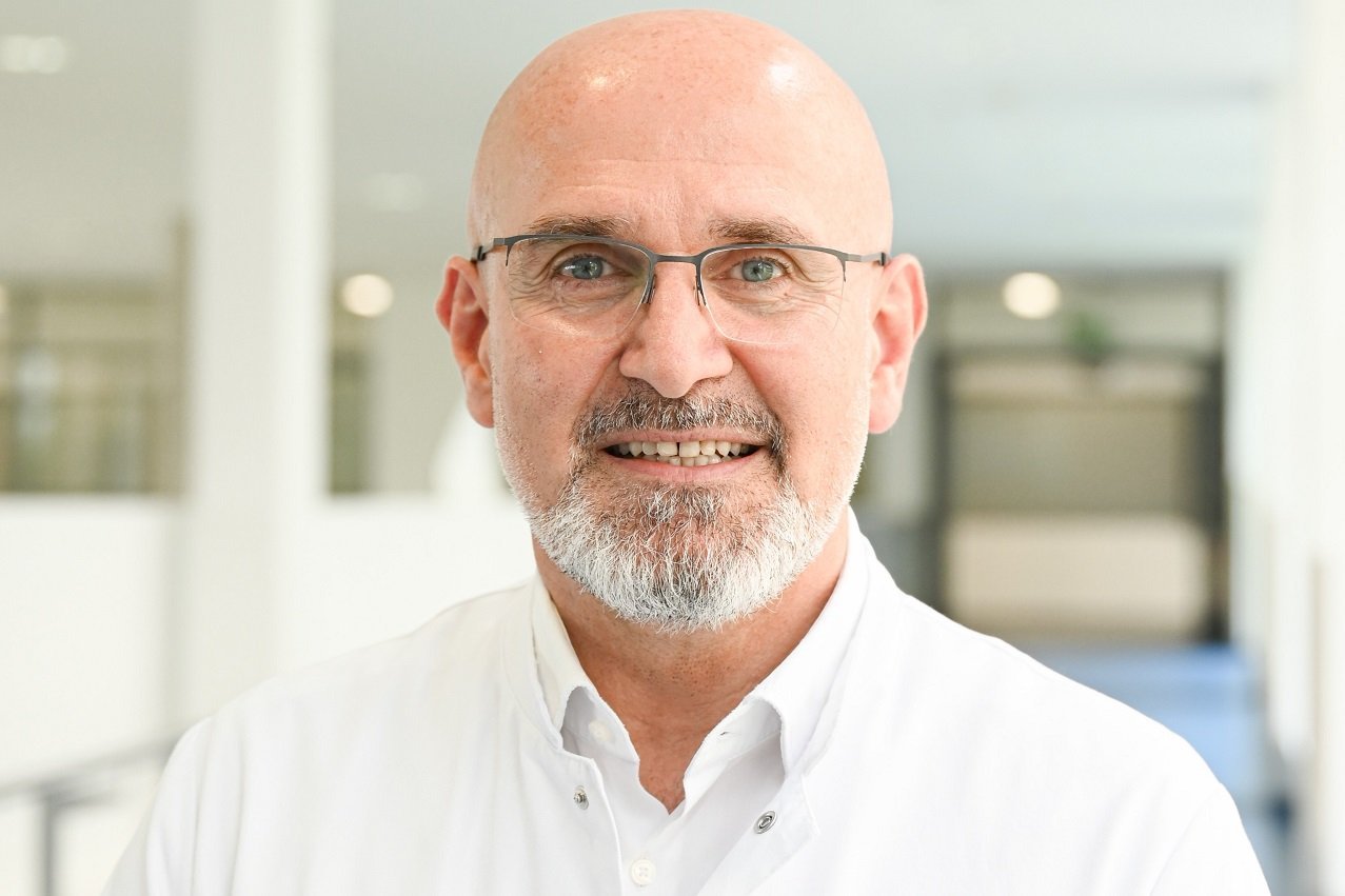 Porträt Klinikdirektor Dr. Fadai Özcan 