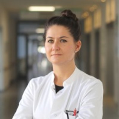 Dr. med. Lenke Csicsai