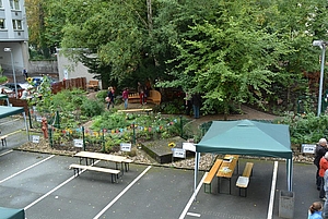 Therapiegarten im Innenhof der Kinderklinik
