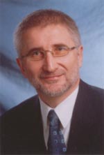 Bild zeigt ein Portrait von Dr. Hans-Jürgen Knopf