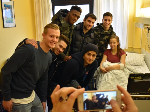 Alle Jahre wieder: BVB-Stars besuchen schwerkranke Kinder im Klinikum Dortmund