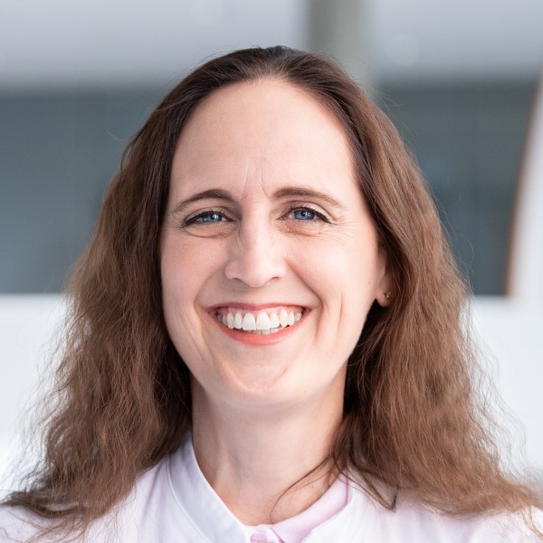 Dr. Kirstin Kimm