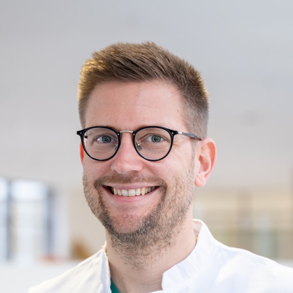 Dr. med. Armin Böcker