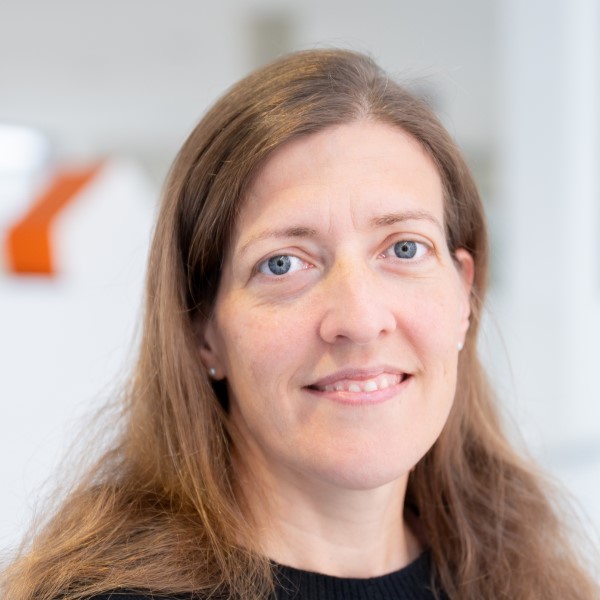 Claudia Schäfer