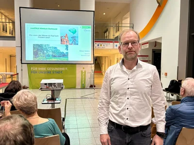 Zu viel Wasser im Kopf: MediTALK über Normaldruck-Hydrocephalus auf