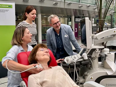 Ultraschalldemonstration der Halsgefäße