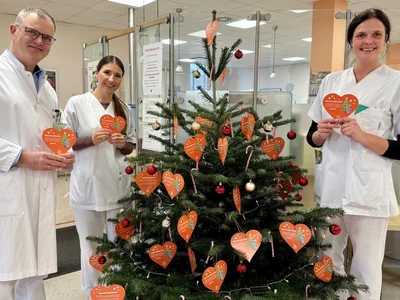 Freude über doppelte Hilfe in der Weihnachtszeit bei der Blutspende