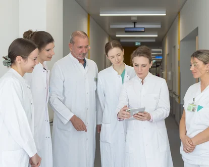 Team-Besprechung in der Hautklinik