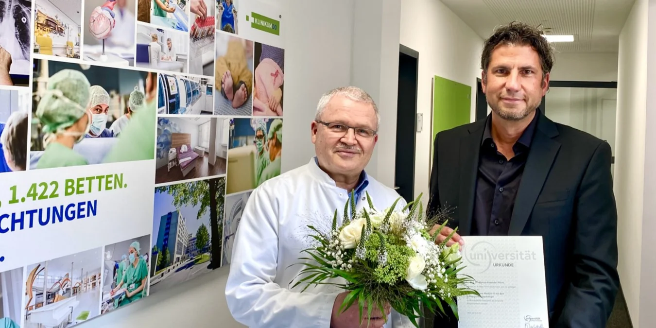 Prof. Dr. Stefan Haßfeld ( l.), Medizinischer Direktor und Geschäftsführer und Prof. Marcus-Alexander Wörns (r)