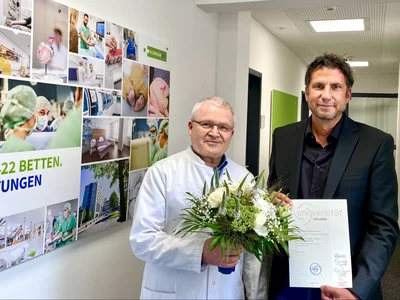 Prof. Dr. Stefan Haßfeld ( l.), Medizinischer Direktor und Geschäftsführer und Prof. Marcus-Alexander Wörns (r)